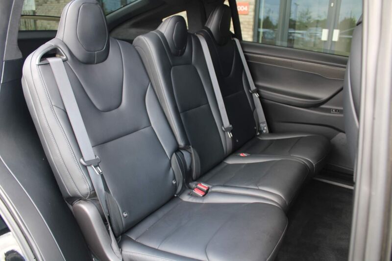TESLA MODEL X