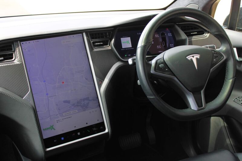 TESLA MODEL X