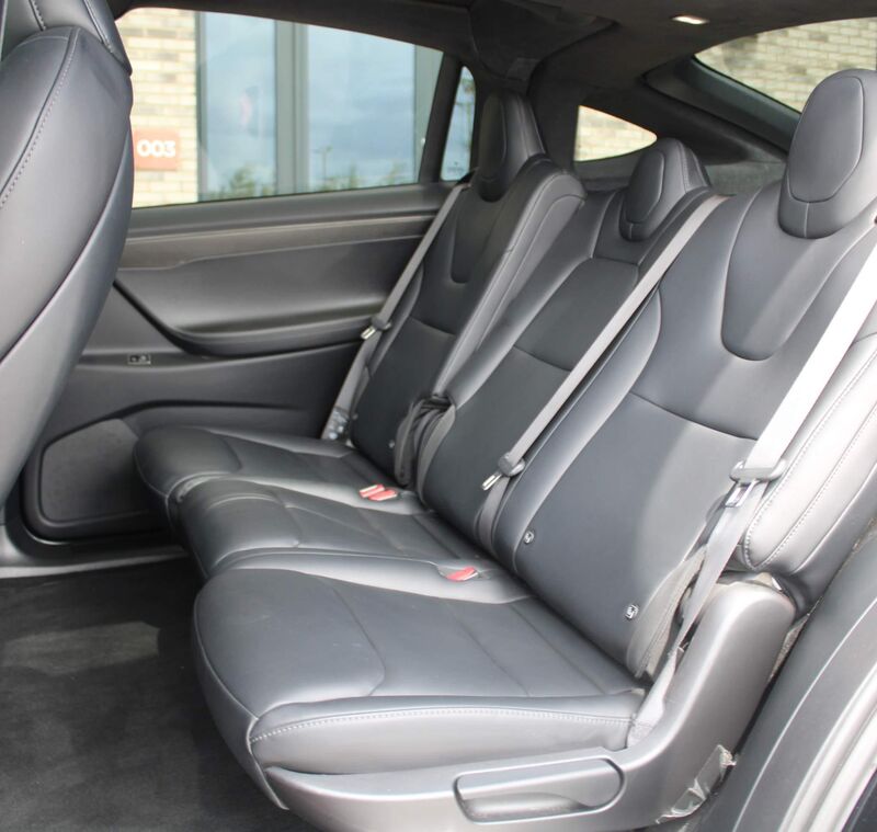 TESLA MODEL X