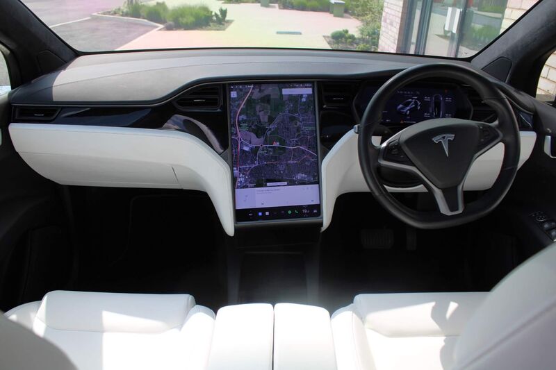 TESLA MODEL X