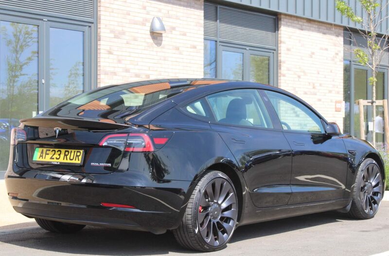 TESLA MODEL 3