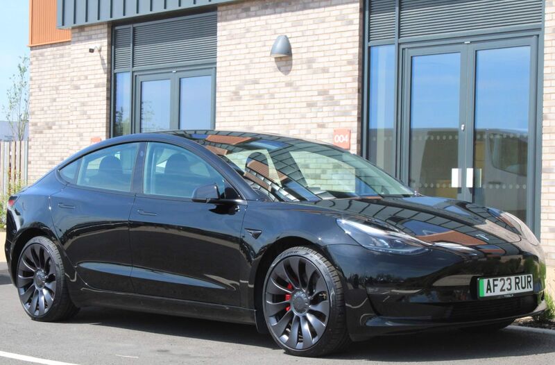 TESLA MODEL 3