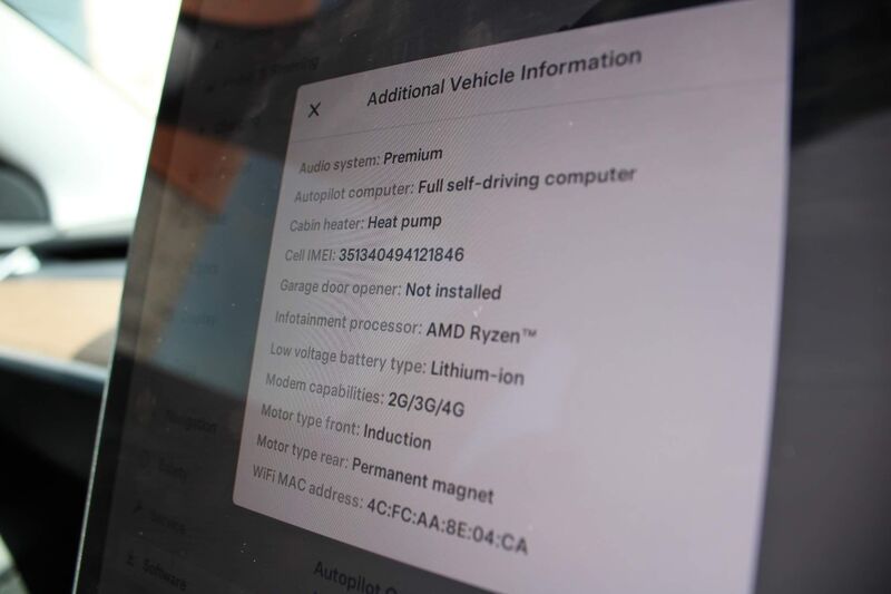 TESLA MODEL 3