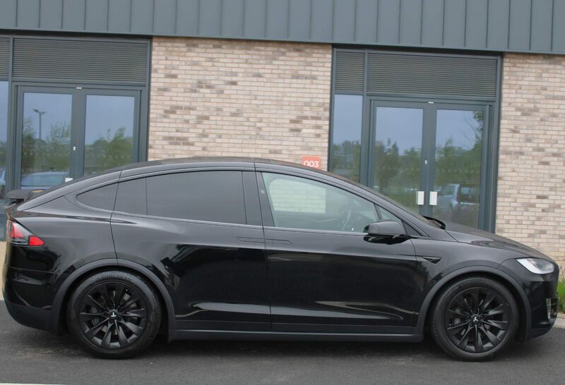 TESLA MODEL X
