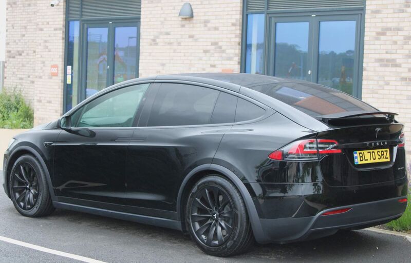 TESLA MODEL X