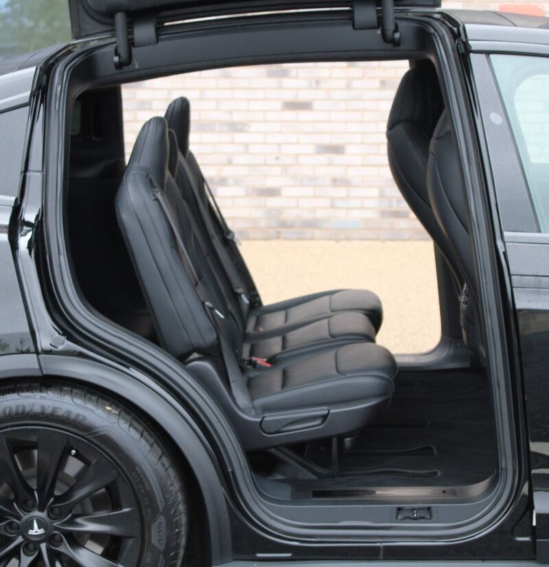 TESLA MODEL X