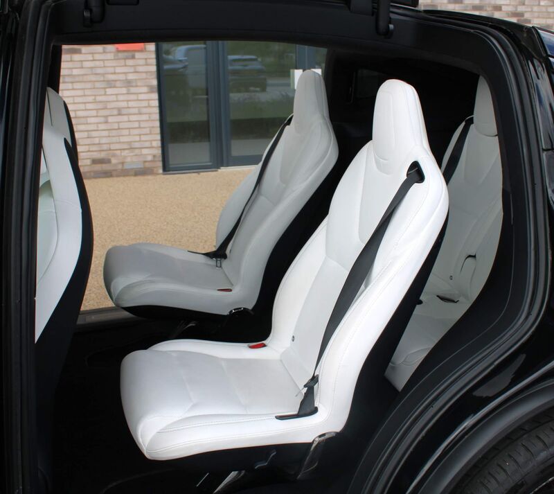 TESLA MODEL X