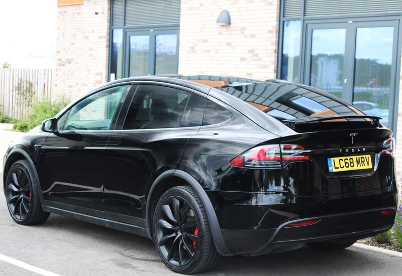 TESLA MODEL X