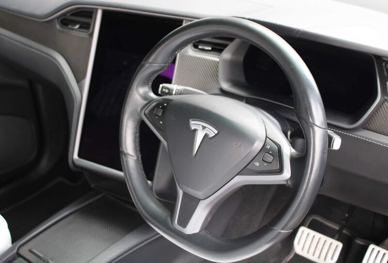TESLA MODEL X
