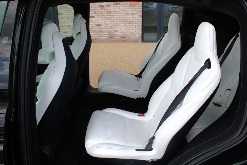 TESLA MODEL X