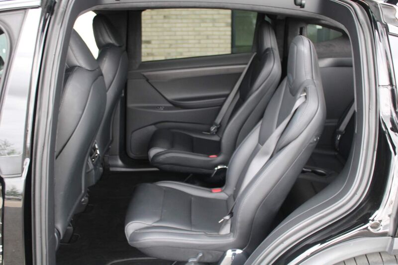 TESLA MODEL X
