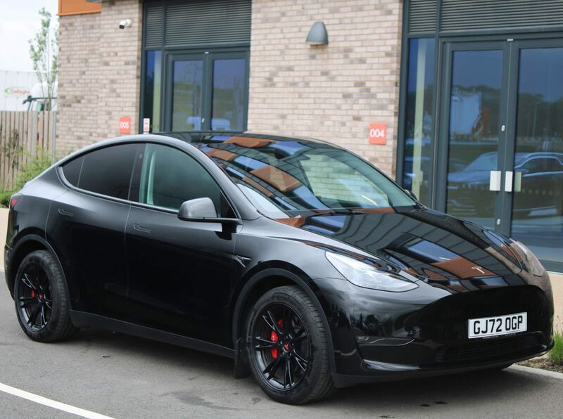 TESLA MODEL Y