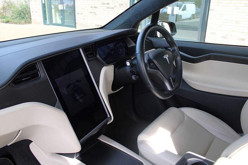 TESLA MODEL X
