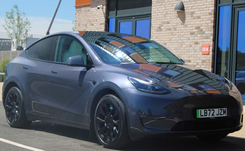 TESLA MODEL Y