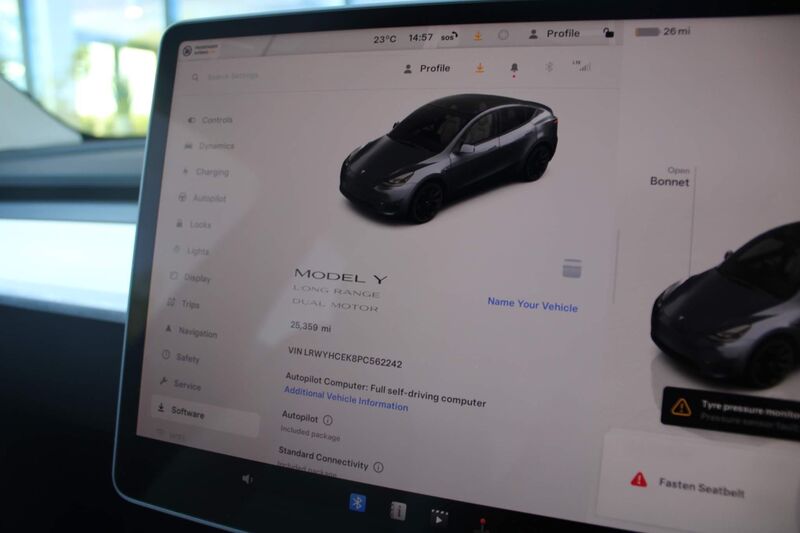 TESLA MODEL Y