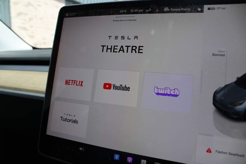 TESLA MODEL Y