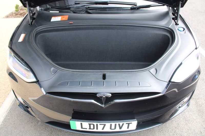 TESLA MODEL X