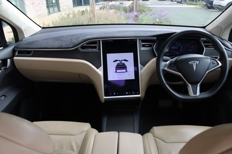 TESLA MODEL X