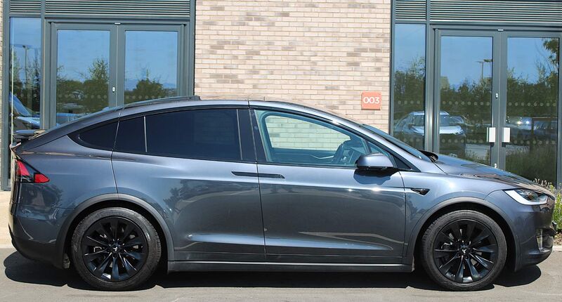 TESLA MODEL X