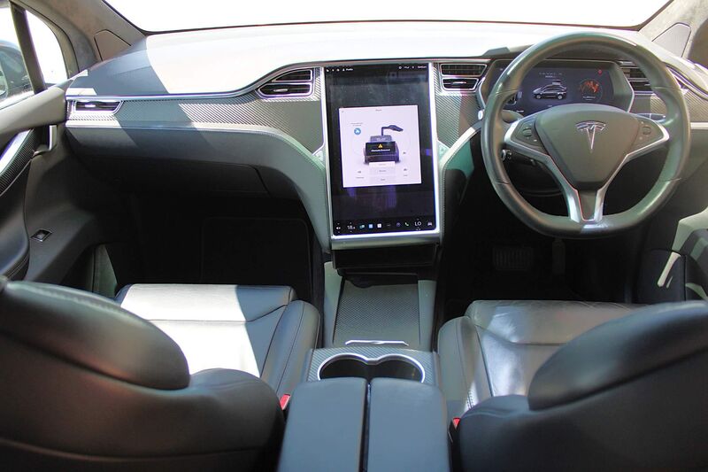 TESLA MODEL X