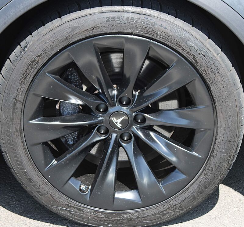 TESLA MODEL X