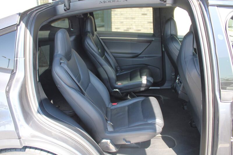 TESLA MODEL X