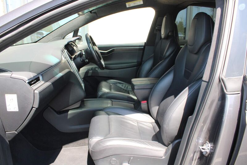 TESLA MODEL X