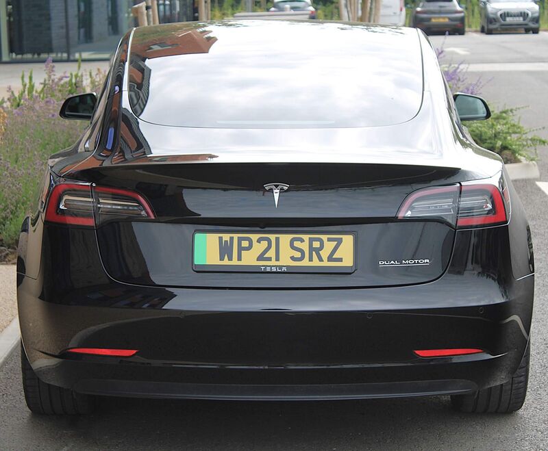 TESLA MODEL 3
