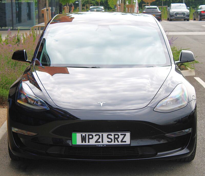 TESLA MODEL 3