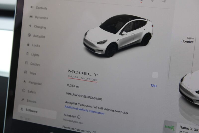 TESLA MODEL Y