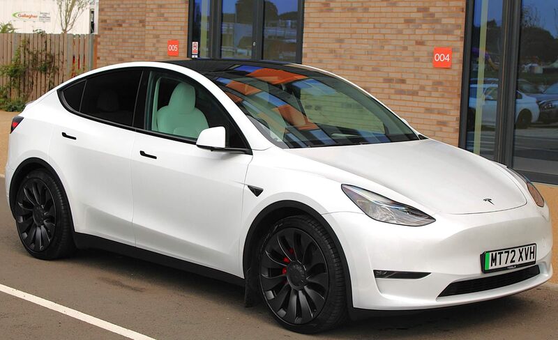TESLA MODEL Y