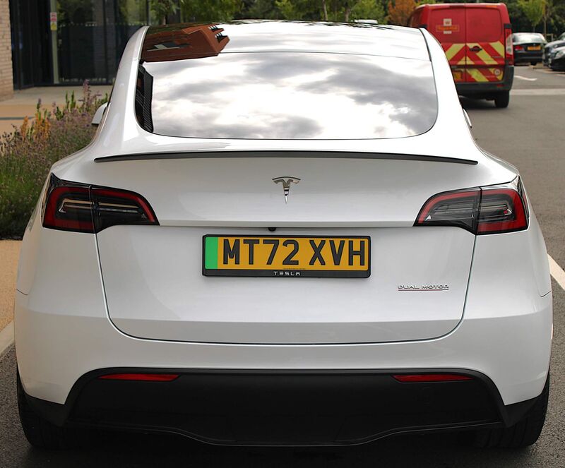 TESLA MODEL Y