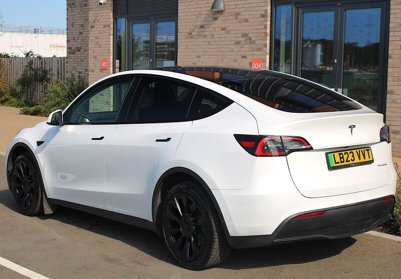 TESLA MODEL Y