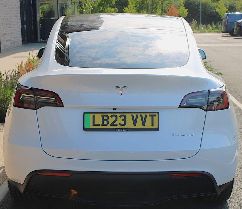 TESLA MODEL Y