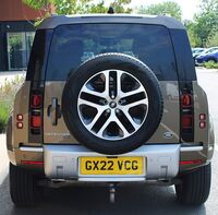 LAND ROVER DEFENDER 110