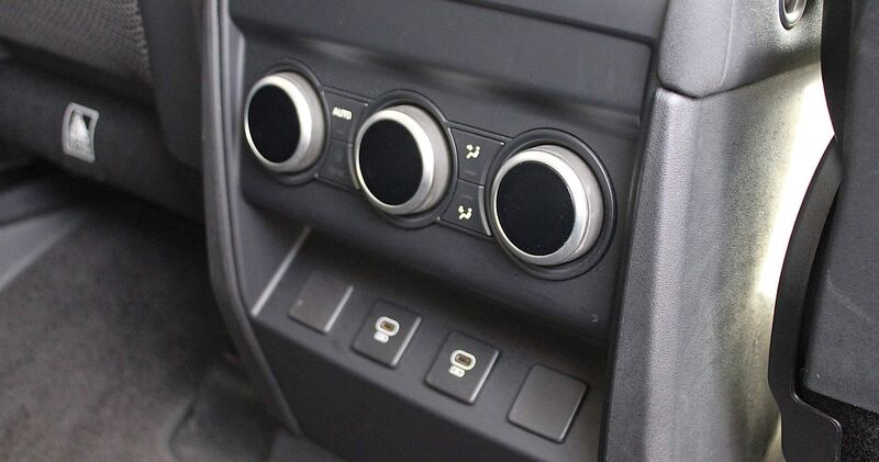 LAND ROVER DEFENDER 110