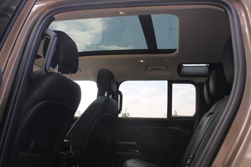 LAND ROVER DEFENDER 110