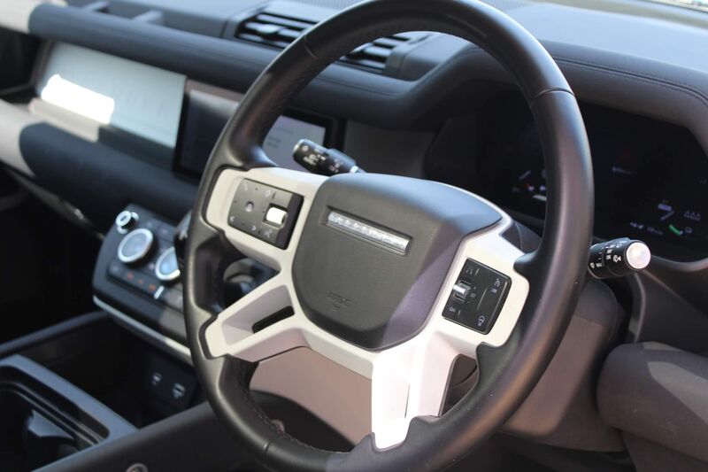 LAND ROVER DEFENDER 110