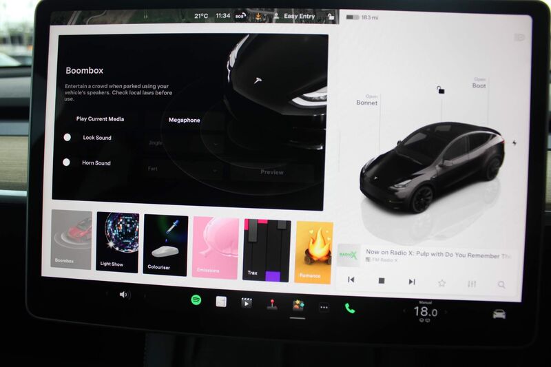 TESLA MODEL Y