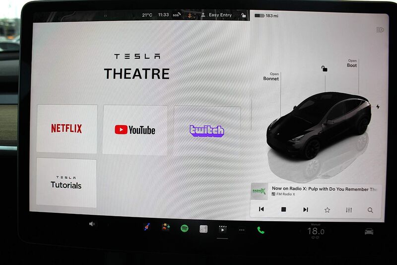TESLA MODEL Y