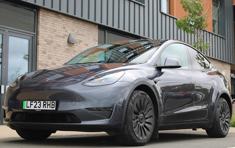 TESLA MODEL Y