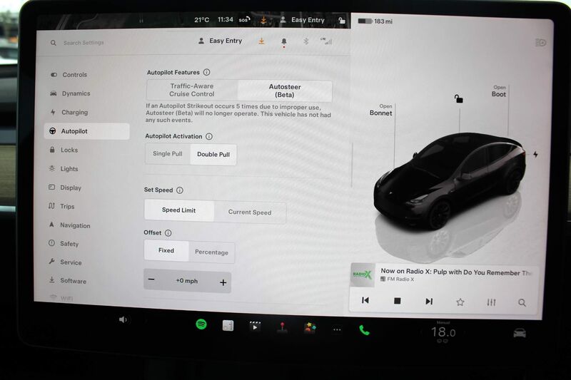 TESLA MODEL Y