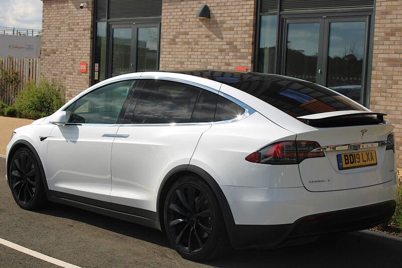 TESLA MODEL X