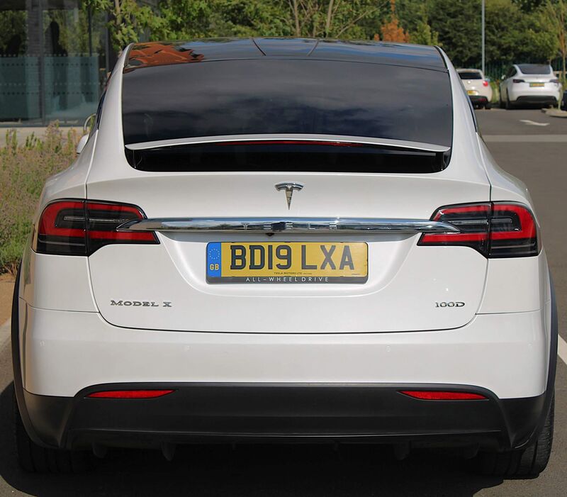 TESLA MODEL X