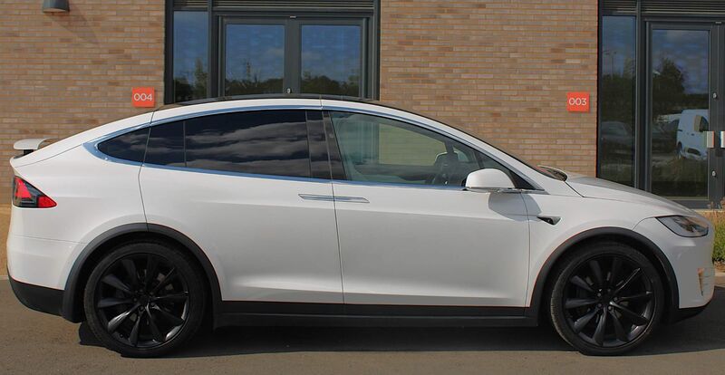 TESLA MODEL X