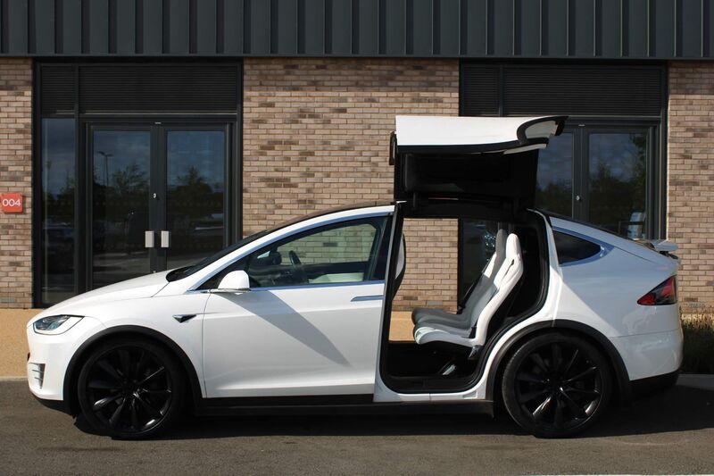 TESLA MODEL X