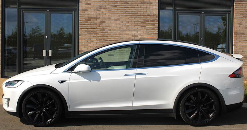 TESLA MODEL X