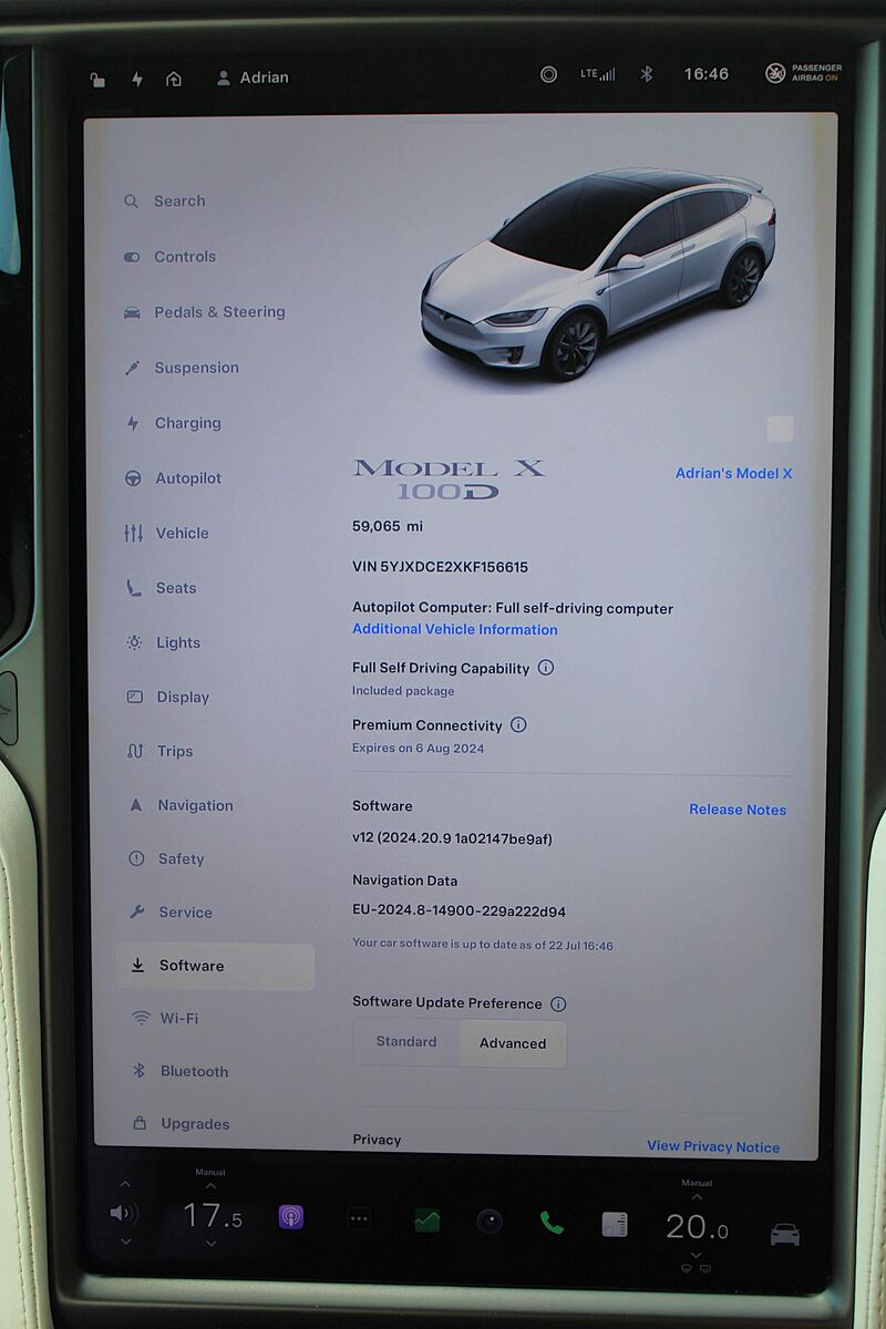 TESLA MODEL X