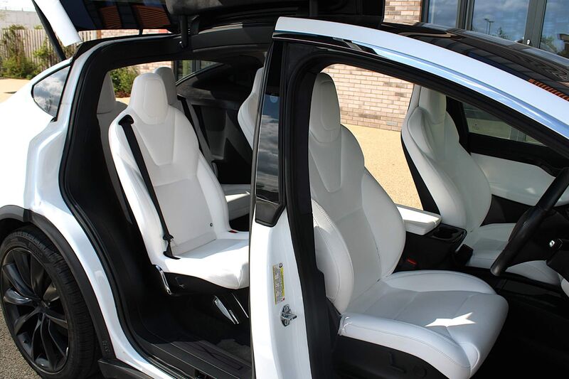 TESLA MODEL X