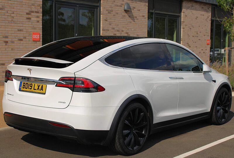 TESLA MODEL X